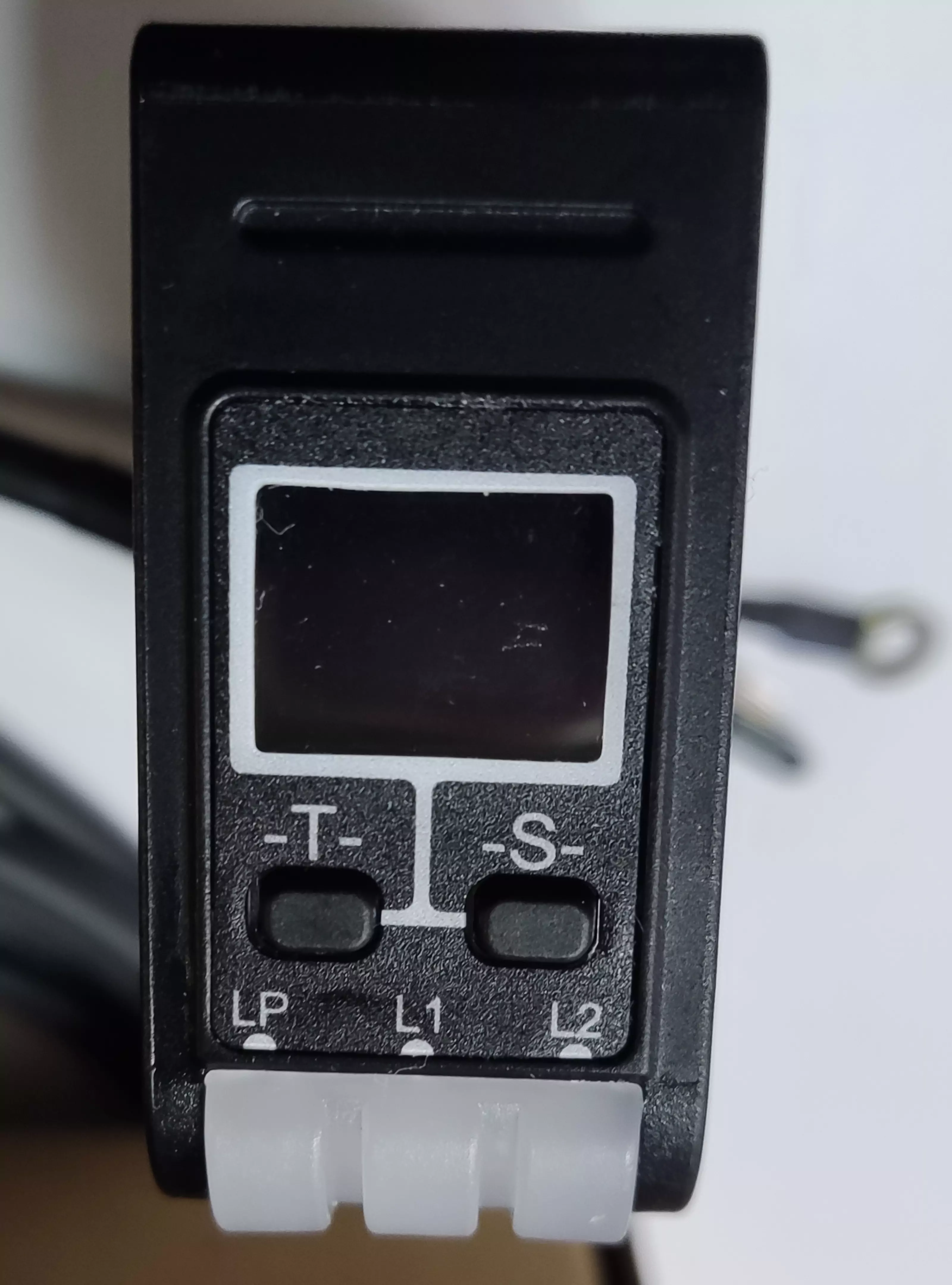 фото Оптический датчик расстояния LANBAO PDB-CM8TGU Air-po.ru Промоборудование